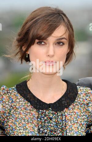 Keira Knightley participe à la séance photo The Edge of Love au Western défenses, au château d'Édimbourg, lors du Festival international du film d'Édimbourg. Banque D'Images