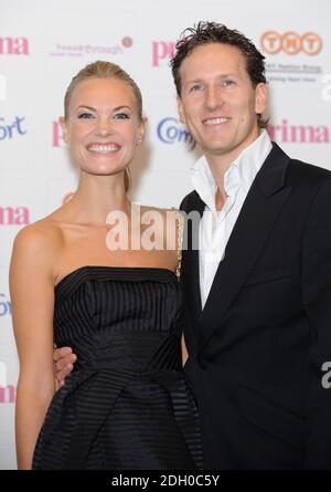 Brendan Cole et sa petite amie Zoe Hobbs arrivent pour les 2008 Comfort Prima High Street Fashion Awards au Battersea Evolution Matquee à Battersea Park, dans le sud-ouest de Londres. Banque D'Images