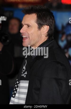 Jim Carrey arrive à la première mondiale de Yes Man, vue Cinema, Leicester Square, Londres. Banque D'Images