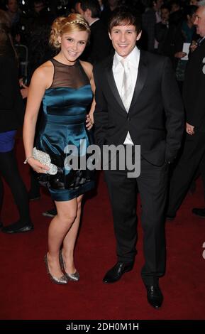 Sean et Sarah Smith de la même différence arrivant à la première britannique de 17 de nouveau, Odeon West End Cinema, Leicester Square, Londres. Banque D'Images