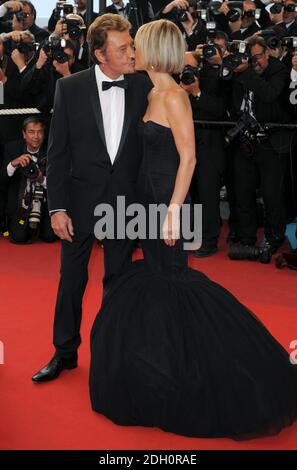 Johnny et Laetitia Hallyday arrivent à la première de Vengeance au Palais des Festivals. Partie du 62e Festival de film, Cannes. Banque D'Images