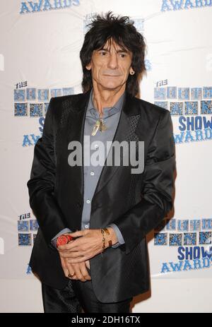 Ronnie Wood arrive pour les South Bank Show Awards 2010 à l'hôtel Dorchester, Park Lane, Londres Banque D'Images