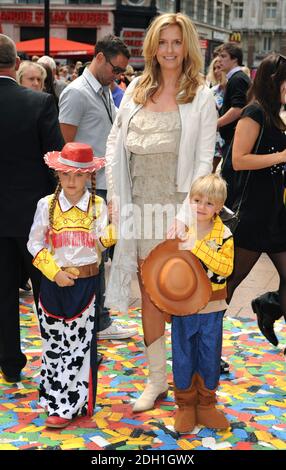 Penny Lancaster et les enfants à la Toy Story 3D UK Premiere, Empire Cinema, Leicester Square, Londres. Banque D'Images