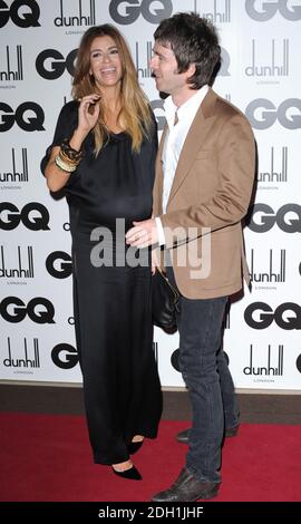 Sara Macdonald et Noël Gallagher arrivent aux GQ Men of the Year Awards 2010, à l'Opéra royal, à Covent Garden, Londres. Banque D'Images