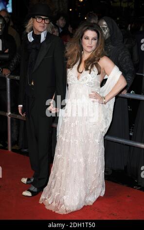 Lisa Marie Presley arrivée pour la première mondiale de Harry Potter et des Hallows de Deathly : première partie, à l'extrémité ouest d'Odeon, Leicester Square, Londres. Banque D'Images