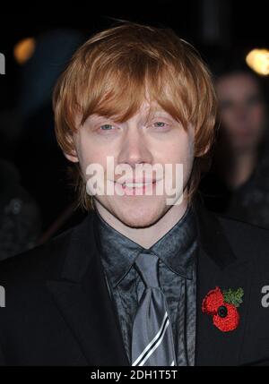 Rupert Grint arrivant pour la première mondiale de Harry Potter et les Hallows de Deathly : première partie, à l'extrémité ouest d'Odeon, Leicester Square, Londres. Banque D'Images