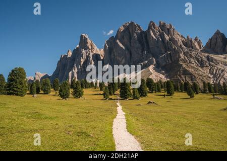 Belle vue sur le parc naturel de Puez-Odle, un paysage de montagne magnifique dans les Dolomites, l'Italie, l'Europe Banque D'Images