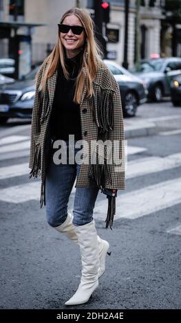 PARIS, France- Mars 5 2019: Pernille Teisbaek dans la rue de Paris. Banque D'Images