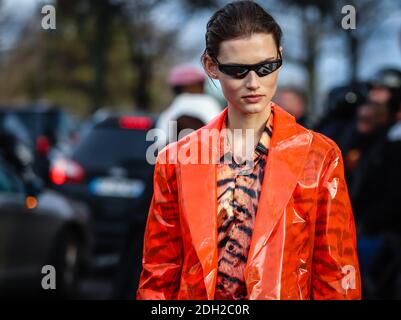 PARIS, France- Mars 5 2019 : Giedre Dukauskaite dans la rue de Paris. Banque D'Images