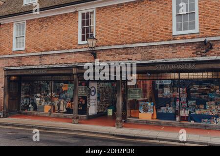 Rye, Royaume-Uni - 10 octobre 2020 : extérieur et entrée à l'Adams of Rye imprimeurs et magasin de papeterie à Rye, l'une des villes médiévales les mieux préservées d'EAS Banque D'Images