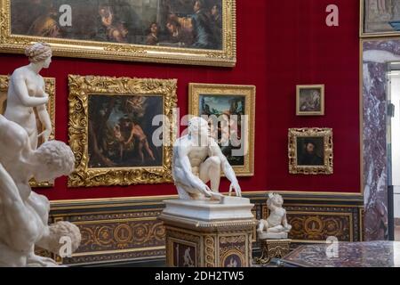 Florence, Italie - 26 juin 2018 : une vue panoramique de l'intérieur et les arts de la Galerie des Offices (Galleria degli Uffizi) est situé à côté du musée d'art à Piazz Banque D'Images