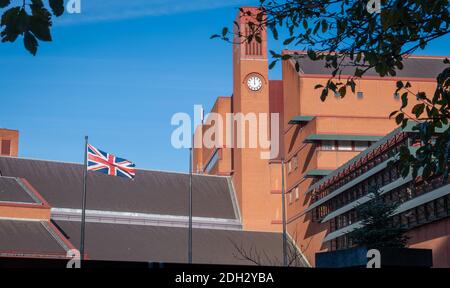 Vue extérieure de la British Library, qui abrite la plus grande collection de documents de lecture au monde. Banque D'Images