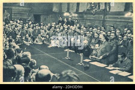 BERLIN, ALLEMAGNE - 22 JUIN 1941: Ribbentrop lit la note pour la conférence de presse. L'opération Barbarossa (en allemand : Unternehmen Barbarossa) était le code na Banque D'Images