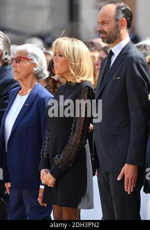 Brigitte Macron et Edouard Philippe assistent à une cérémonie d'hommage à Simone Veil, homme politique français et survivante de l'Holocauste, dans la cour des Invalides à Paris, le 5 juillet 2017. Photo de Christian Liewig /ABACAPRESS.COM Banque D'Images