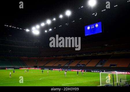 Milan, Italie. 09e décembre 2020. MILAN, ITALIE - 09 décembre 2020 : vue d'ensemble du match de football du groupe B de la Ligue des champions de l'UEFA entre le FC Internazionale et le FC Shakhtar Donetsk. (Photo de Nicolò Campo/Sipa USA) crédit: SIPA USA/Alay Live News Banque D'Images