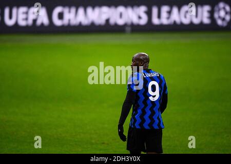 Milan, Italie. 09e décembre 2020. MILAN, ITALIE - 09 décembre 2020 : Romelu Lukaku du FC Internazionale semble abattu lors du match de football du groupe B de la Ligue des champions de l'UEFA entre le FC Internazionale et le FC Shakhtar Donetsk. (Photo de Nicolò Campo/Sipa USA) crédit: SIPA USA/Alay Live News Banque D'Images