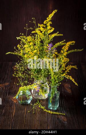 Fleurs sauvages dans un bouquet Banque D'Images