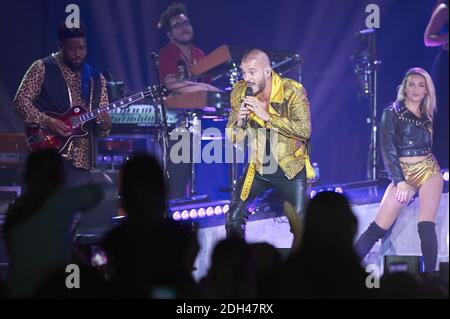 Le chanteur français M. Pokora (alias Matt Pokora, Matthieu Tota) se produit en direct sur scène à 'le Tigre' avec son 'My Way Tour' lors du 'Festival de la chanson LOL', le 30 juin 2017 à Margny-les-Compiegne, en France. Photo par Edouard Bernaux/Abacapress.com Banque D'Images