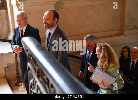 Le Premier ministre français Edouard Philippe, flanqué de la ministre française de la Justice Nicole Belloubet lors d'une visite au Tribunal de Grande instance (haut tribunal) à Paris, le 19 juillet 2017. Photo de Christian Liewig/ABACAPRESS.COM Banque D'Images