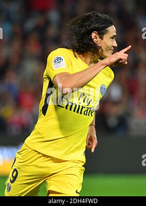 Paris Saint-Germain, uruguayen avance sur Edinson Cavani lors du match de la première Ligue française Guingan vs PSG, qui s'est tenu au stade Roudourou à Guingan, en France, le 13 2017 août. Photo de Christian Liewig/ABACAPRESS.COM Banque D'Images