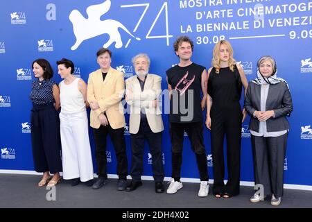 Mark cousins, ami Canaan Mann, Rakhshan Bani-Etemad, directeur du Festival du film de Venise Alberto Barbera, président Gianni Amelio, Andres Duprat, Fien Troch et Rebecca Zlotowski assistant au jury Orizzonti Photocall lors du 74e Festival International du film de Venise (Mostra di Venezia) au Lido, Venise, Italie, le 30 août 2017. Photo d'Aurore Marechal/ABACAPRESS.COM Banque D'Images