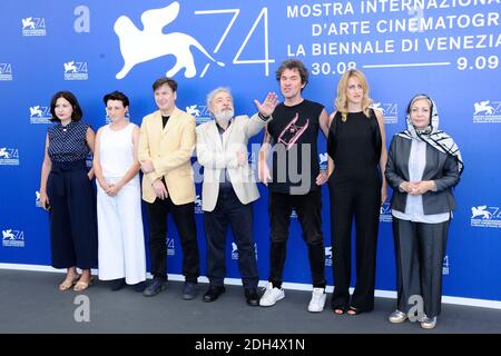 Mark cousins, ami Canaan Mann, Rakhshan Bani-Etemad, directeur du Festival du film de Venise Alberto Barbera, président Gianni Amelio, Andres Duprat, Fien Troch et Rebecca Zlotowski assistant au jury Orizzonti Photocall lors du 74e Festival International du film de Venise (Mostra di Venezia) au Lido, Venise, Italie, le 30 août 2017. Photo d'Aurore Marechal/ABACAPRESS.COM Banque D'Images