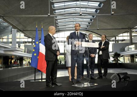 Le Premier ministre français Edouard Philippe prononce un discours à côté du fondateur du fournisseur français d'Internet haut débit Iliad, Xavier Niel, lors d'une visite à l'incubateur de démarrage Station F à Paris le 31 août 2107. Photo d'Alain Apaydin/ABACAPRESS.COM Banque D'Images