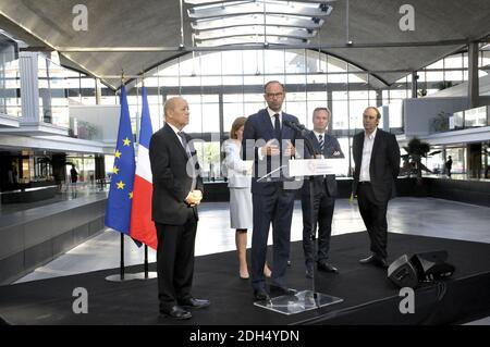 Le Premier ministre français Edouard Philippe prononce un discours à côté du fondateur du fournisseur français d'Internet haut débit Iliad, Xavier Niel, lors d'une visite à l'incubateur de démarrage Station F à Paris le 31 août 2107. Photo d'Alain Apaydin/ABACAPRESS.COM Banque D'Images