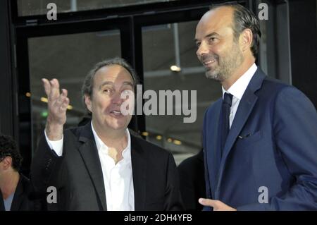 Le Premier ministre français Edouard Philippe prononce un discours à côté du fondateur du fournisseur français d'Internet haut débit Iliad, Xavier Niel, lors d'une visite à l'incubateur de démarrage Station F à Paris le 31 août 2107. Photo d'Alain Apaydin/ABACAPRESS.COM Banque D'Images