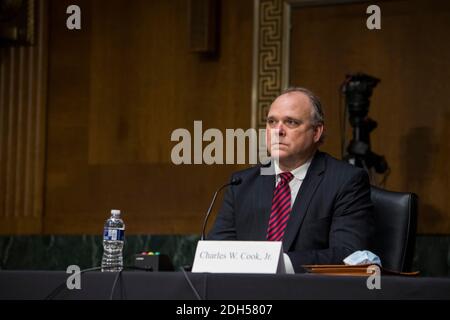 Charles W. Cook, Jr. Comparaît devant un comité sénatorial sur l'environnement et les travaux publics - sous-comité sur l'air pur et la sécurité nucléaire à l'audience sur sa nomination en attendant d'être membre du conseil d'administration de l'Autorité de la vallée du Tennessee dans le bâtiment Dirksen du bureau du Sénat à Capitol Hill à Washington, DC, Mercredi 9 décembre 2020. Crédit : Rod Lamkey/CNP/MediaPunch Banque D'Images