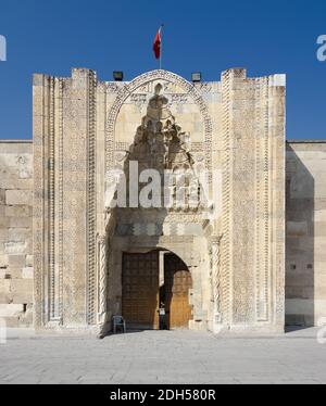 La magnifique entrée du caravansérail de Sultanhani sur la route de la soie, Turquie Banque D'Images