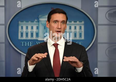 Tom Bossert, conseiller à la sécurité intérieure de la Maison Blanche, discute de l'ouragan Irma lors d'un briefing de presse à la Maison Blanche le 8 septembre 2017 à Washington. Photo par Olivier Douliery/Abaca Banque D'Images