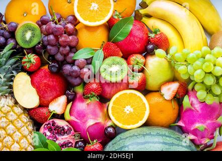 Fruits frais.fruits variés colorés, manger propre, fond de fruits Banque D'Images