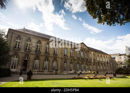 Hôtel de Brienne - Illustration du Ministère des forces armées à l'Hôtel de Brienne dans le cadre des Journées européennes du Patrimoine à Paris, France, le 16 septembre 2017. Photo de David Boyer/ABACAPRESS.COM Banque D'Images