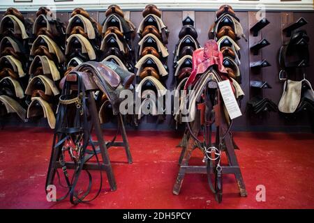 Sellerie près de l'enceinte de cheval - Illustration de l'Ecole militaire dans le cadre des Journées européennes du Patrimoine à Paris, France, le 16 septembre 2017. Photo de David Boyer/ABACAPRESS.COM Banque D'Images