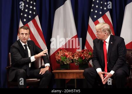 Le président français Emmanuel Macron rencontre le président américain Donald Trump à New York en marge de la 72e session de l’Assemblée générale des Nations Unies, le 18 septembre 2017. Photo de Stéphane le Mouton/pool/ABACAPRESS.COM Banque D'Images
