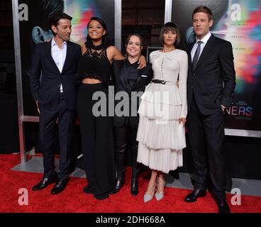 Diego Luna, Kiersey Clemons, Ellen page, Nina Dobrev et James Norton assistent à la première de Columbia Pictures 'Flatliners' au théâtre de l'Ace Hotel le 27 septembre 2017 à Los Angeles, CA, USA. Photo de Lionel Hahn/ABACAPRESS.COM Banque D'Images