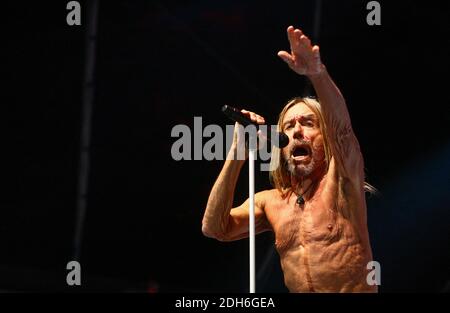 Iggy Pop du chanteur américain lors de son concert lors du festival de musique 'les Deferlantes Sud de France'. A Argeles sur mer, près de Perpignan, France, le 10 juillet 2017. Photo ABACAPRESS.COM Banque D'Images