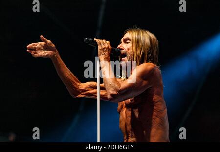 Iggy Pop du chanteur américain lors de son concert lors du festival de musique 'les Deferlantes Sud de France'. A Argeles sur mer, près de Perpignan, France, le 10 juillet 2017. Photo ABACAPRESS.COM Banque D'Images