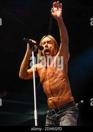 Iggy Pop du chanteur américain lors de son concert lors du festival de musique 'les Deferlantes Sud de France'. A Argeles sur mer, près de Perpignan, France, le 10 juillet 2017. Photo ABACAPRESS.COM Banque D'Images