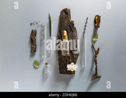 Jeu de différents verres sur table en laboratoire Banque D'Images