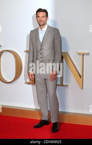 LONDRES, ROYAUME-UNI - 27 septembre 2018 : Bradley Cooper participe à la première britannique de « A Star is Born » qui s'est tenue à vue West End le 27 septembre 2018 à Londres Banque D'Images