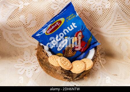 Paquet de Butterkist en biscuits secs à la noix de coco sur le bord Banque D'Images