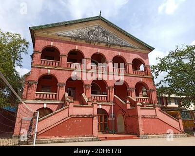 Le modèle de gouvernement Boys Higher Secondary School Trivandrum , le bâtiment principal de l'école, un exemple de l'architecture européenne, a été construit en 1910. Banque D'Images