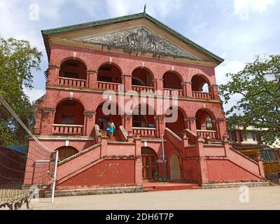 Le modèle de gouvernement Boys Higher Secondary School Trivandrum , le bâtiment principal de l'école, un exemple de l'architecture européenne, a été construit en 1910. Banque D'Images