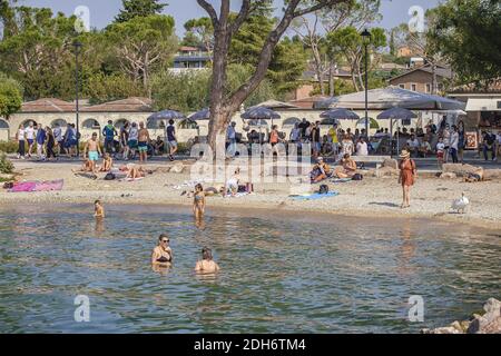 Détail de la plage à Lazise sur le lac de Garde 2 Banque D'Images