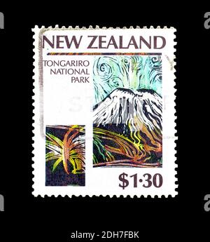 Timbre-poste annulé imprimé par la Nouvelle-Zélande, qui montre le parc national de Tongariro, vers 1987. Banque D'Images