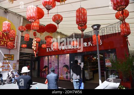 Paris (France) : Chinatown dans le 13ème arrondissement (quartier). Entrée au supermarché 'Tang Freres' (Tang Brothers) Banque D'Images