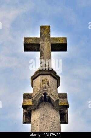 GV of St. Michael's Church, Church Street, Betchworth, présenté dans four Weddings and a Funeral, jeudi 12 novembre 2020.