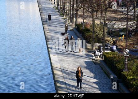 Paris (France): Lac artificiel 'bassin de la Villette' dans le 19ème arrondissement (quartier) Banque D'Images